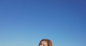 jumbo tsang曾淑雅穿性感泳衣行瀑布(多圖) 網友:身材比例一流!!!