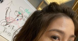 台灣九頭身醫師許藍方身高腳長(多圖) 網友:唔知以為係top model!!!