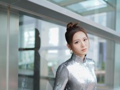 馮盈盈身穿銀色閃亮長裙展示S身材(多圖) 網友:越來越有女人味了!!!