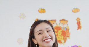 jumbo tsang曾淑雅身穿紅色露膊衫賀新春(多圖)