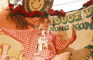 倪晨曦穿紅色短裙曬大長腿賀新春(多圖)