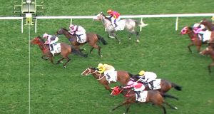 美麗在線亂跑都贏(有片睇) 網友:睇佢走勢跑打吡都有得贏!!!