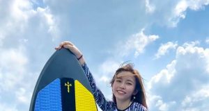 新一代香港女神IVY SO出海滑浪大曬性感長腿(多圖)