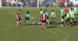 阿根廷三級聯賽有球員打女球證,結果被罰終身停賽(有片睇)