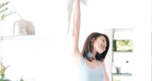 長腿連詩雅穿性感運動服大曬索爆身材(多圖)