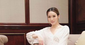 清純女神李佳芯向網民大派福利,一雙長腿再現眼前(多圖)