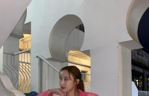 許靖韻小背心穿性感BRA TOP配熱褲大曬超長美腿(多圖)