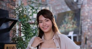 A0女神游嘉欣(游游)穿性感BRA TOP大曬FIT爆身材(多圖)