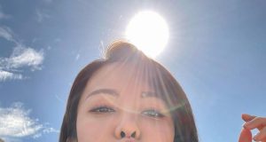 張曦雯穿性感小背心大秀完美身材(多圖)