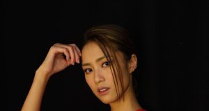 劉穎鏇穿性感紅色戰衣大曬完美BODY(多圖) 網友:呢個身材真係世界級!!!