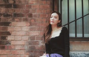 40歲Ali李佳芯穿黑色性感短裙大曬超長美腿(多圖) 網友:好有少女味!!!