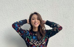 Tiffany Lau 劉穎鏇穿性感短裙大曬超長美腿(多圖) 網友:佢對長腿拍得住連詩雅!!!