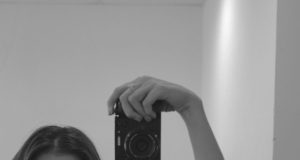 吳千語穿性感小背心大曬白滑美背兼大長腿(多圖)