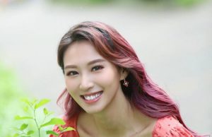 莊韻澄穿性感低胸衫大曬超長事業線(多圖)