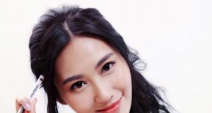 莊韻澄XeniaChong穿性感小背心(多圖) 網友:曲線太驚人了!!!