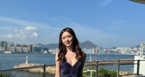 馮盈盈超低胸大曬完美BODY(多圖)